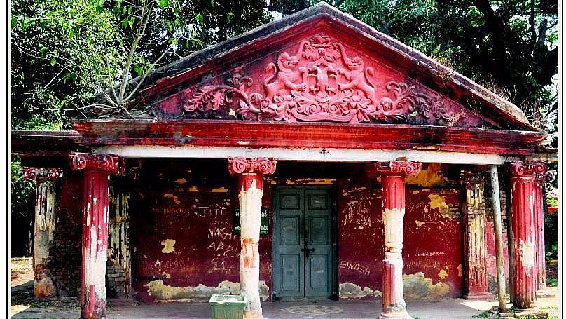 The 100-year-old Krumbiegel Hall at Lalbagh Botanical Garden in Bengaluru was razed to the ground.