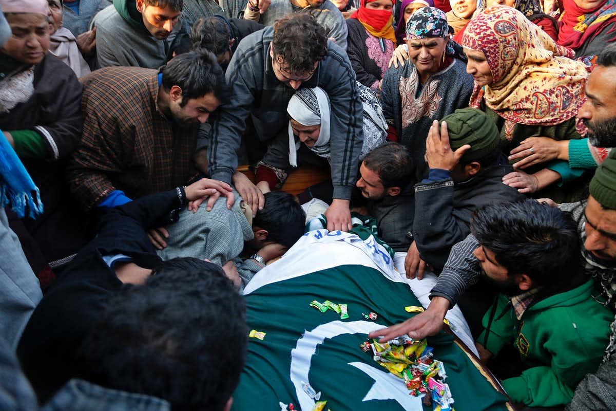 On Sunday, Srinagar witnessed the first massive funeral procession of a militant since 1990 without green flags. 