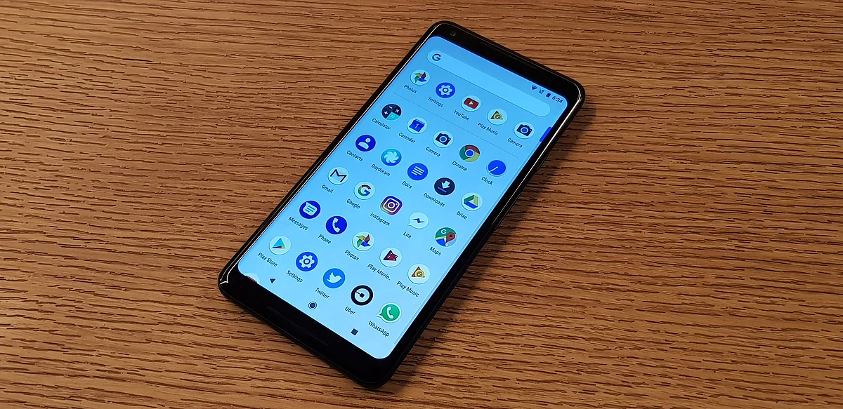 The blue tint on the Pixel 2 XL still exists but new colour mode is helpful. 