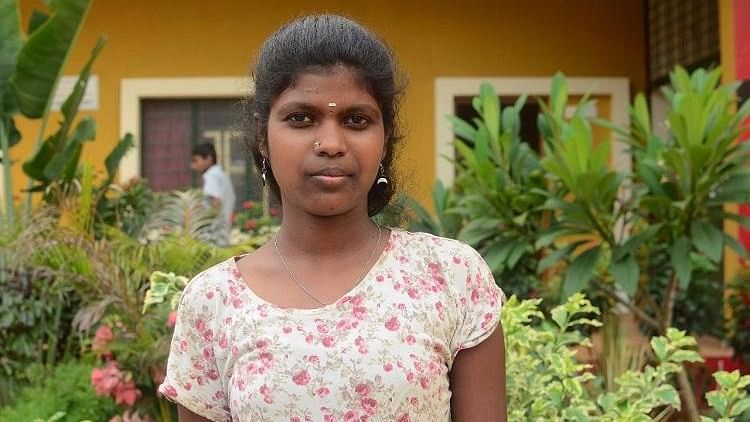 17-year-old Kanaka was born into a low-income family in a city slum, forced to fend for herself early on in life.