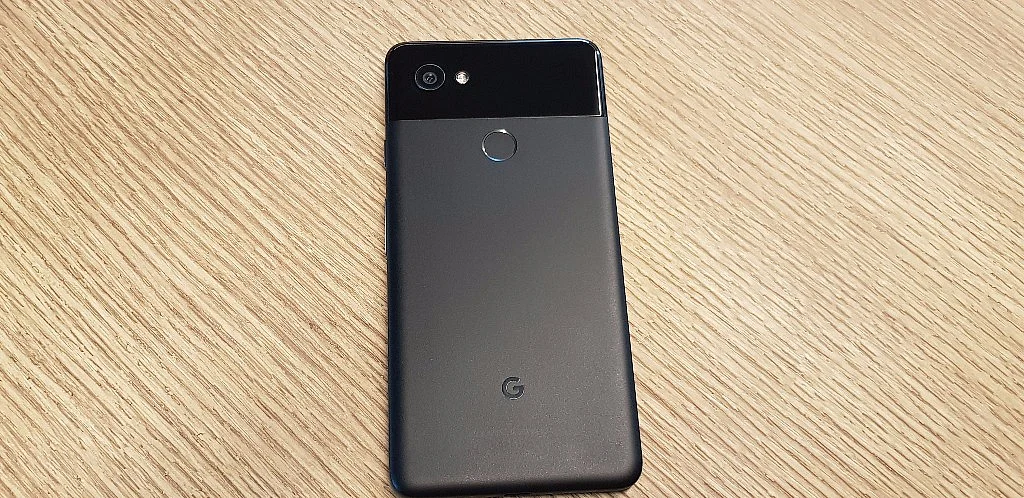 Hybrid aluminium coating at the back isn’t flashy, but we don’t mind that. 