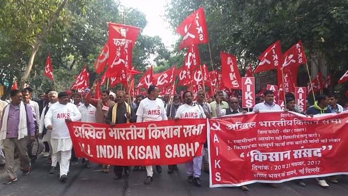Kisan Mukti Sansad farmers march to Parliament in protest in Delhi.