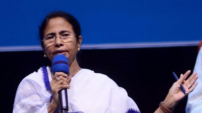 Mamata Banerjee Backs ‘Padmavati’, Slams Govt’s ‘Super Emergency’