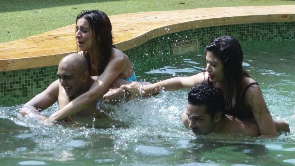 Pool party at the Bigg Boss 11 house.&nbsp;