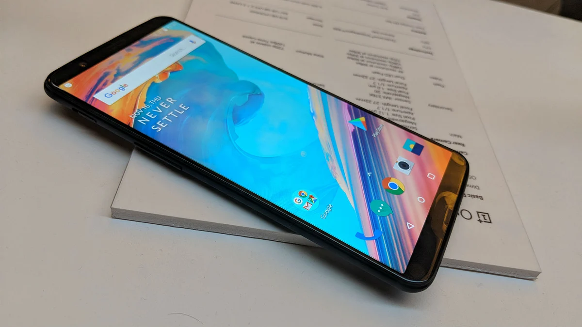 OnePlus 5T came with the much vaunted 18:9 ratio screen. 