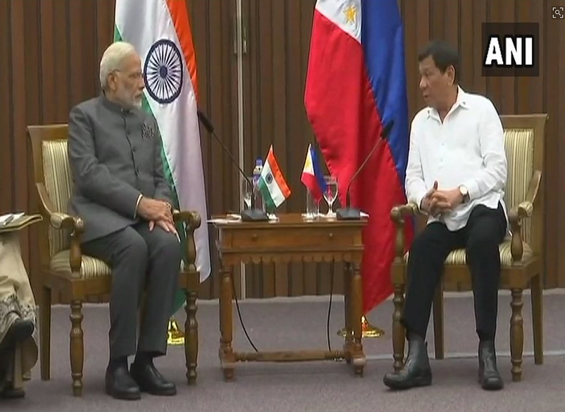 PM Modi with Philippines President Rodrigo Duterte. 