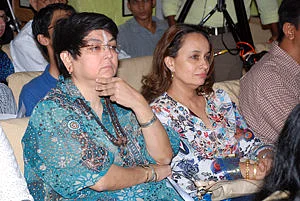 Kalpana Lajmi with Soni Razdan.