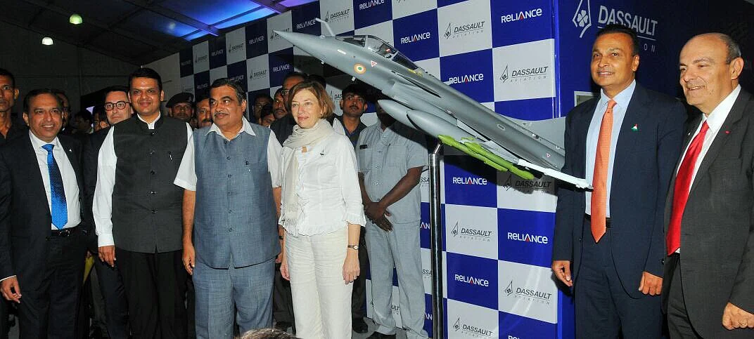 Anil Ambani (second from right) joined Maharashtra CM Devendra Fadnavis, Union Minister Nitin Gadkari, ambassador Alexandre Ziegler and Dassault’s CEO, Eric Trappier on 27 October 2017 to lay the foundation stone for the Dassault Reliance Aerospace Park in Nagpur. 