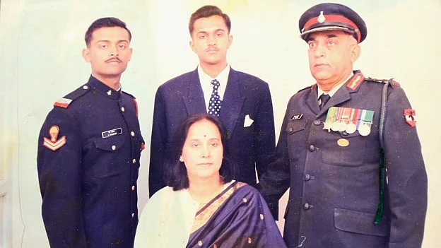 Kargil war hero Vijyant Thapar with his family. This was the last photograph of Vijyant with his family before he left for Kargil. 