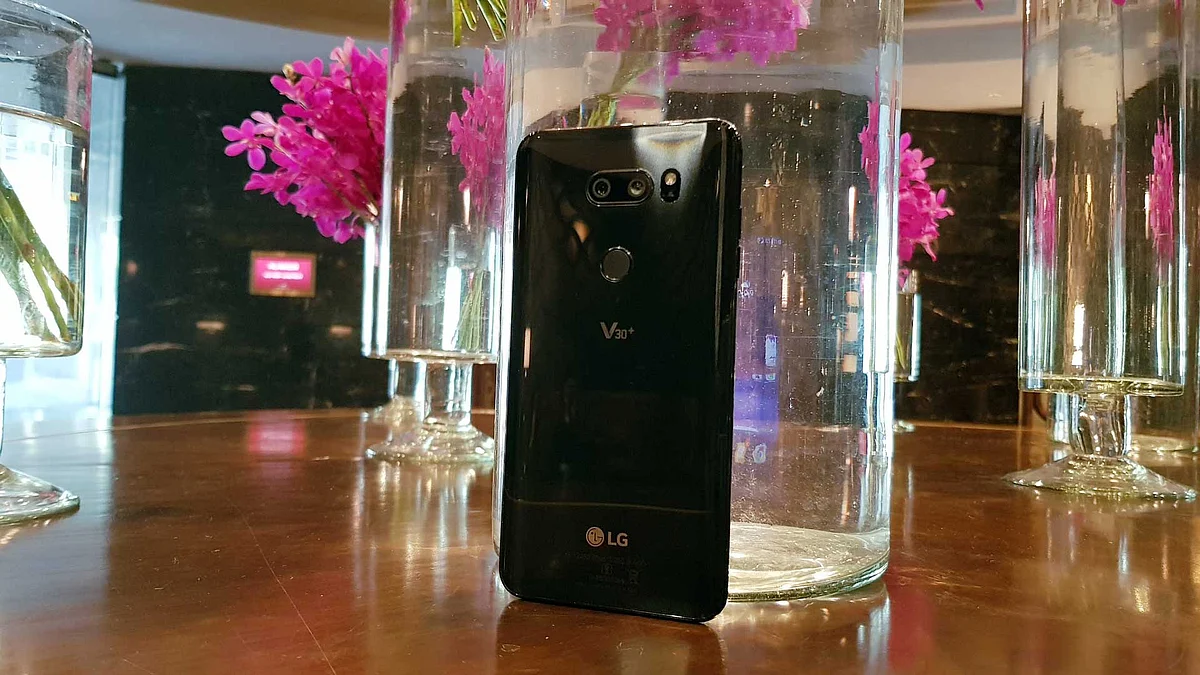 The V30+ comes with a 16+13-megapixel dual rear camera