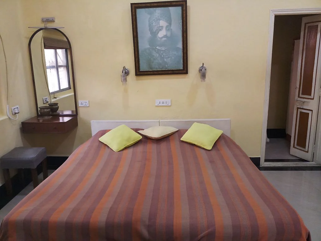 The Shashi Kapoor Room at Kolkata’s Fairlawn Hotel.