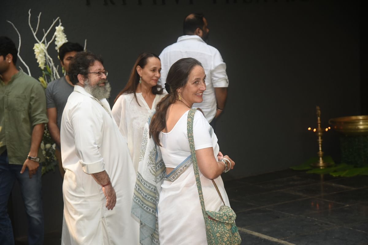 The memorial service for the actor was organised at his beloved Prithvi Theatre.