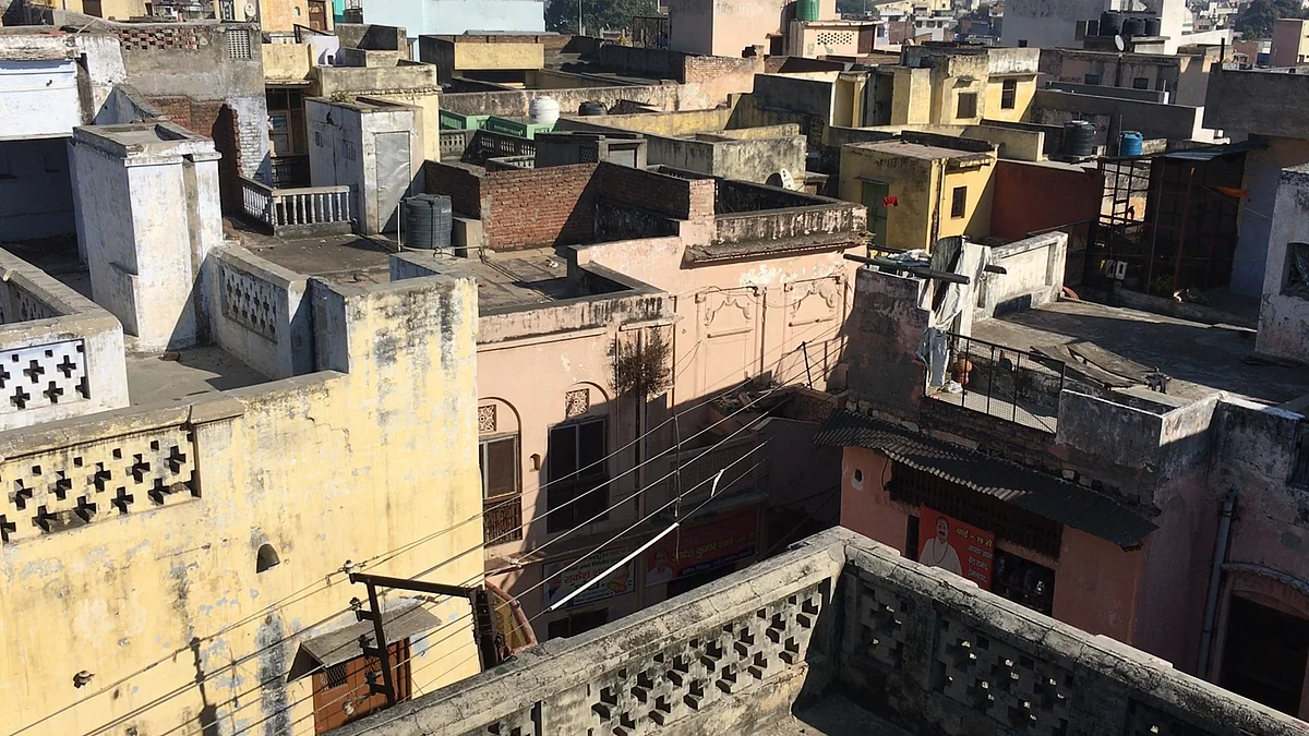 A few Hindus and Muslims houses share common walls in Maliwada.