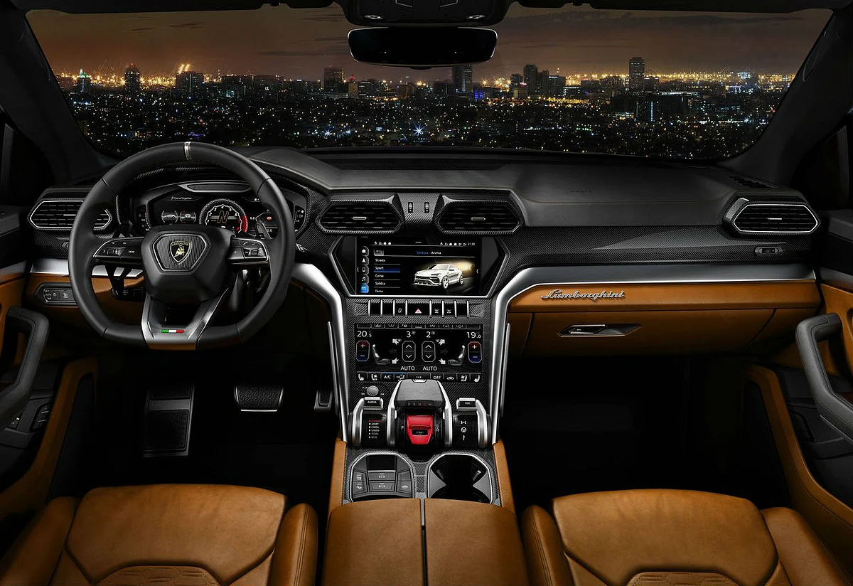 Plush interiors of the Lamborghini Urus, combined with the latest technology. 