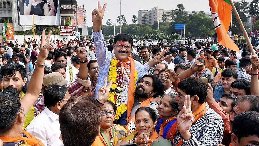 Surat Election Final Results: BJP's/Congress Won by X Seats out of ­Y in Constituency