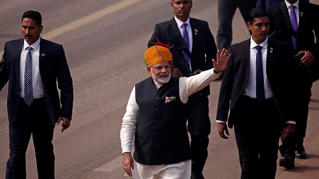  Breaking away from tradition, Prime Minister Narendra Modi took a long walk on the Rajpath to greet the spectators after the Republic Day Parade today.