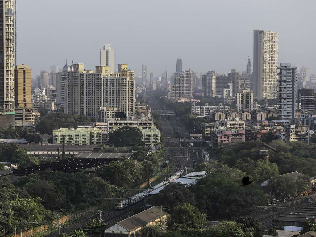 10,000 people lived in Mumbai at the advent of the 17th century, but now it has a population of nearly 22 million.