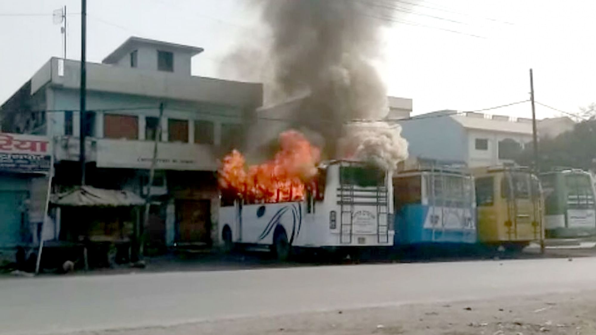  A bus set on fire by an irate mob as two communities clashed in Kasganj district of Uttar Pradesh on 27 Jan, 2018.&nbsp;
