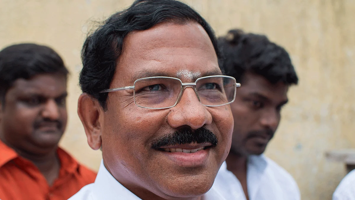 Minister K Pandiarajan defends Kanchi seer.
