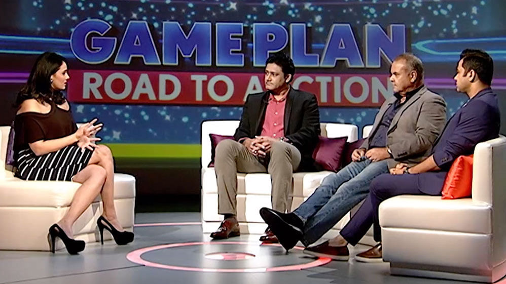 Aakash Chopra, Dave Whatmore and Anil Kumble (right to left) analyse Mumbai Indians.&nbsp;