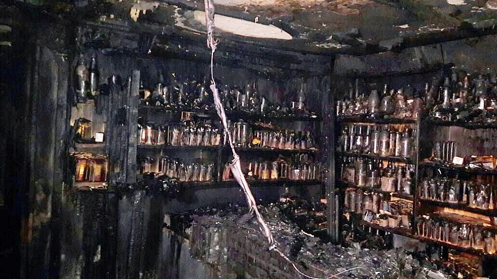The fire broke out around 2.30 am in Kailash bar and restaurant, located in the ground of Kumbaara Sanga Building in KR Market, West Bengaluru.