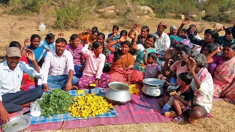 16 Dalit families in Chowdadenahalli village have been denied rations for the past 1.5 years as they have not linked their ration cards to Aadhaar.&nbsp;