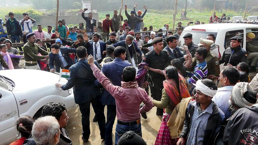 Security forces clash with locals as they attack Nitish Kumar’s convoy.