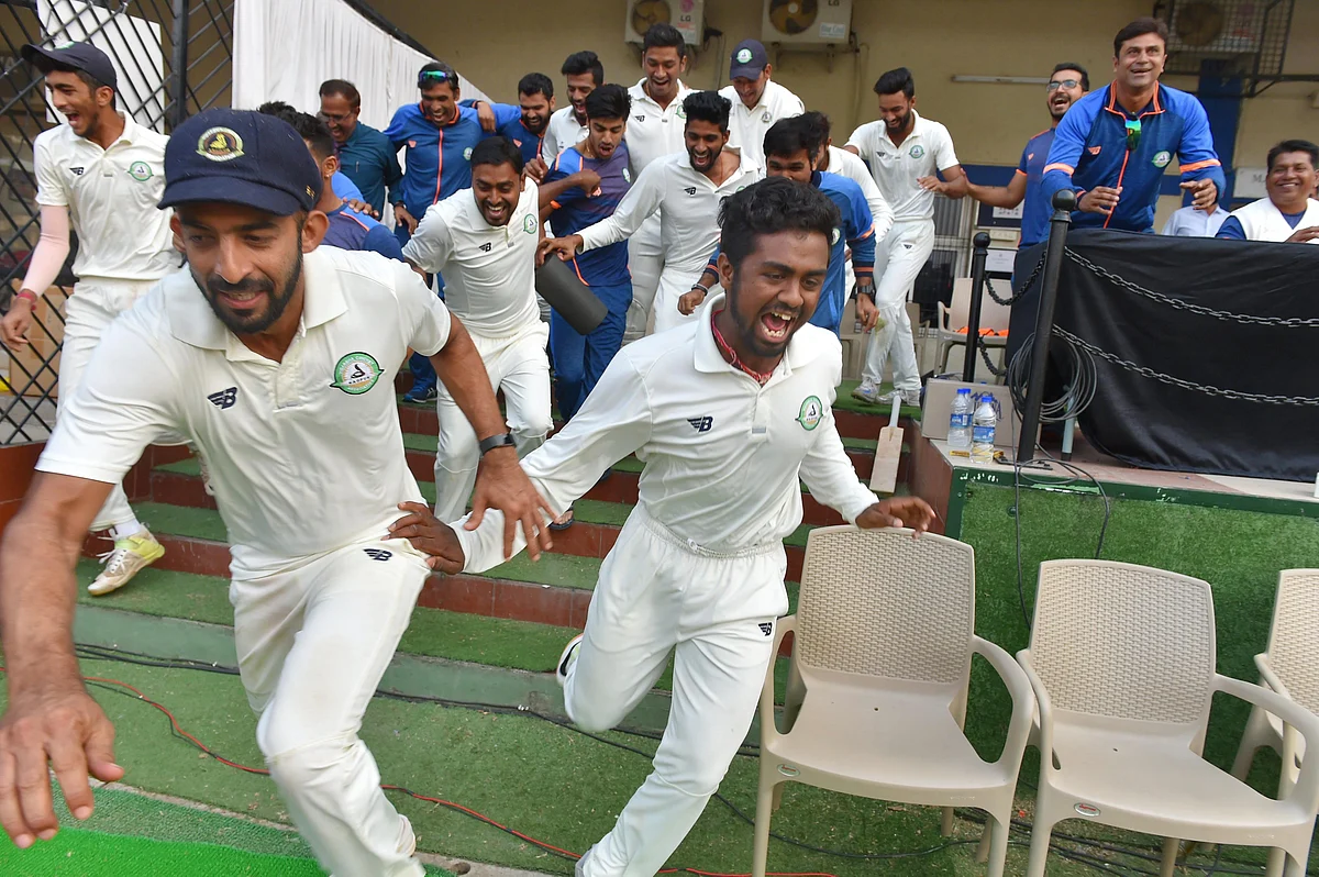 Skipper Faiz Fazal celebrates with teammates after Vidarbha clinch their maiden Ranji Trophy on 1 January 2018.