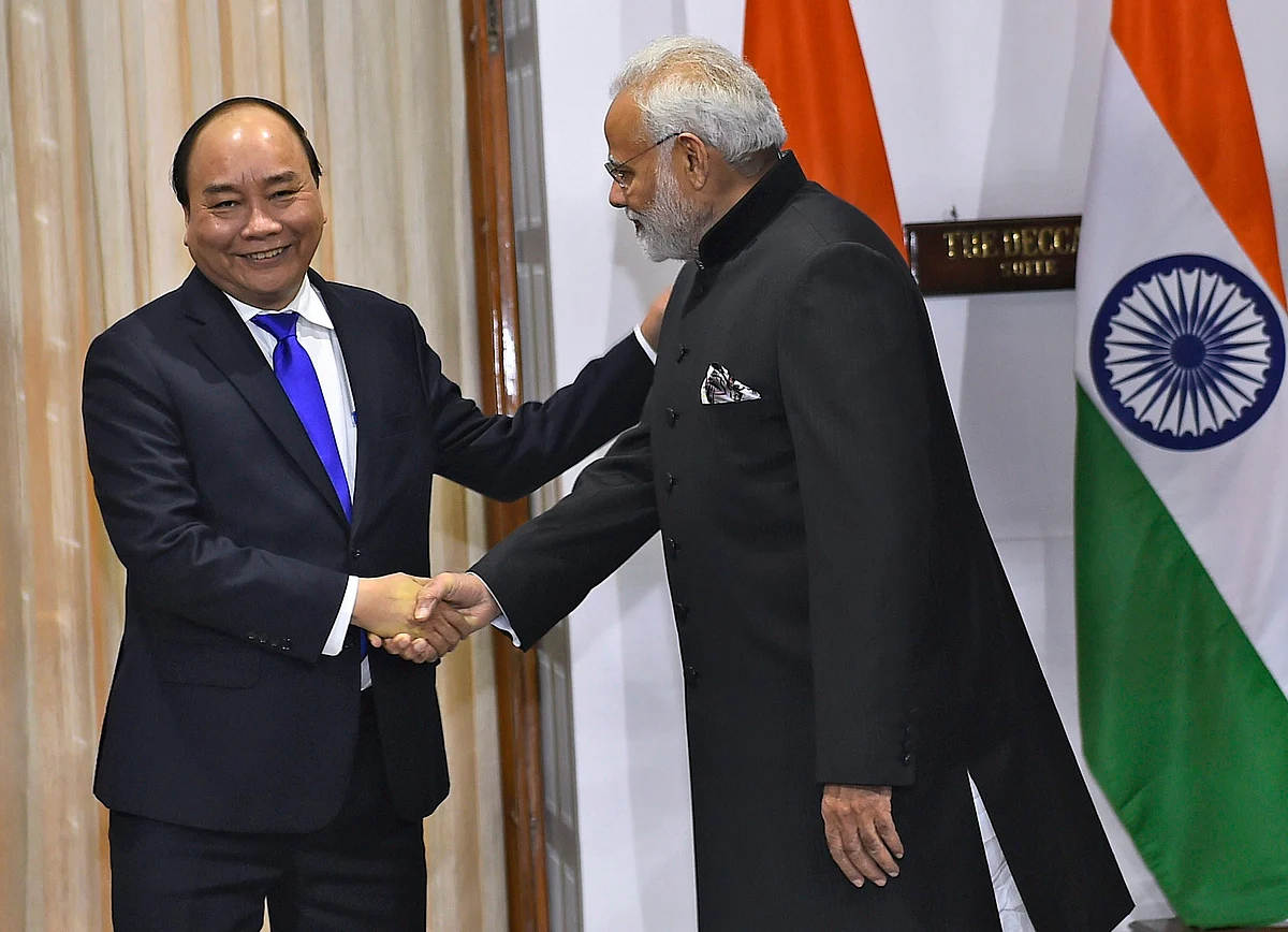Prime Minister Narendra Modi with Nguyen Xuan Phuc on Wednesday.