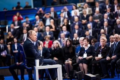 MOSCOW, Jan. 30, 2018 (Xinhua) -- Russian President Vladimir Putin gives a speech during the meeting with his authorized representatives ahead of the presidential elections in March at the Gostiny Dvor shopping mall in Moscow, Russia, Jan. 30, 2018. (Xinhua/Wu Zhuang/IANS)