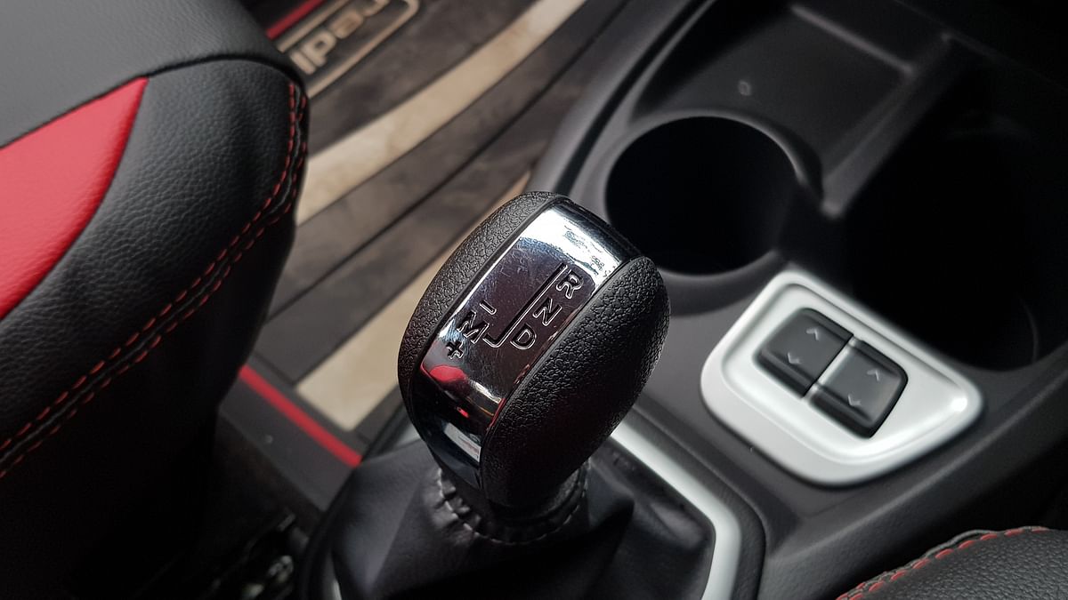 This AMT gear lever lets you switch between manual and automatic drive modes.&nbsp;