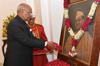 New Delhi: President Ram Nath Kovind pays tributes to Netaji Subhas Chandra Bose on his birth anniversary at Rashtrapati Bhavan in New Delhi on Jan 23, 2018. (Photo: IANS/RB)