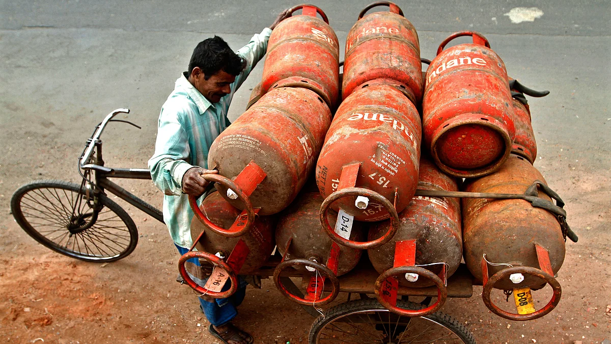 PIL to prevent LPG cylinders delivery men from demanding extra money.