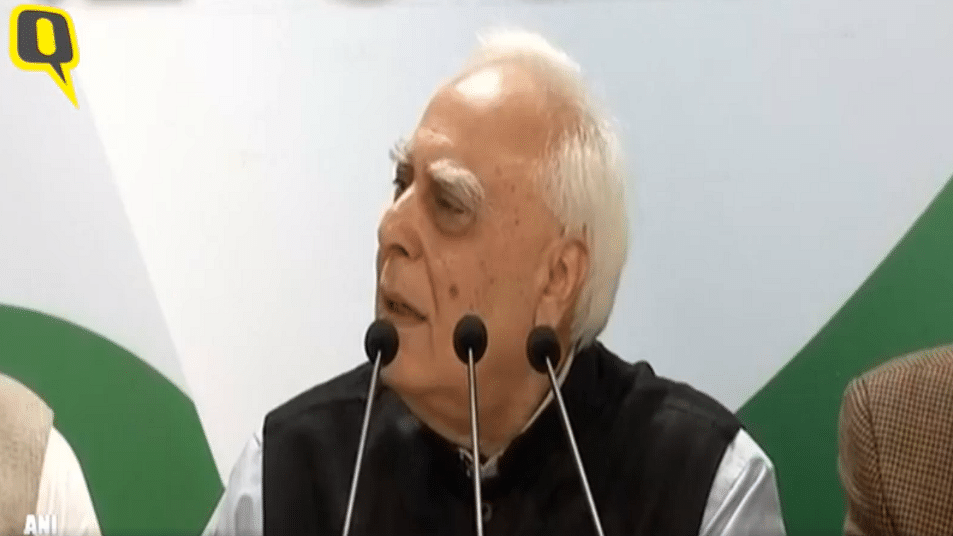 Congress leader Kapil Sibal addresses a press conference on the concerns surrounding Judge BH Loya’s death, in New Delhi on Wednesday, 31 January.&nbsp;