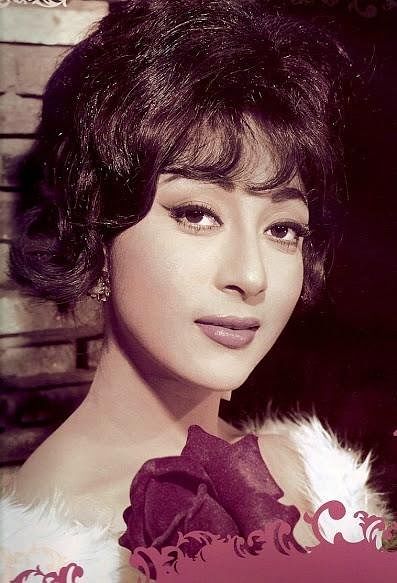 Mala Sinha has, at last, been given the Lifetime Achievement Award at Filmfare Awards 2018.