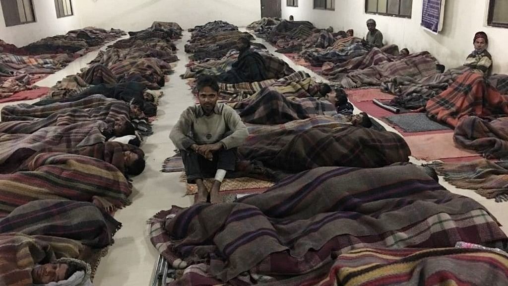 On a Cold Night, I Spent 7 Hours at a Homeless Shelter in Delhi