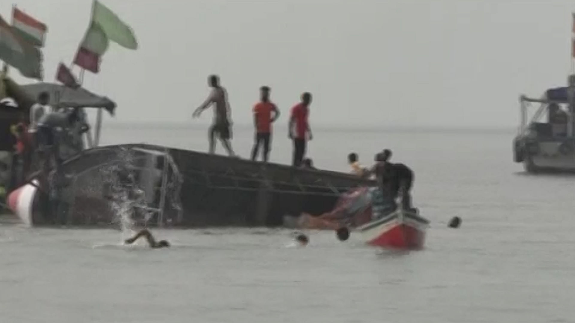 Boat with 40 students capsized in Maharashtra