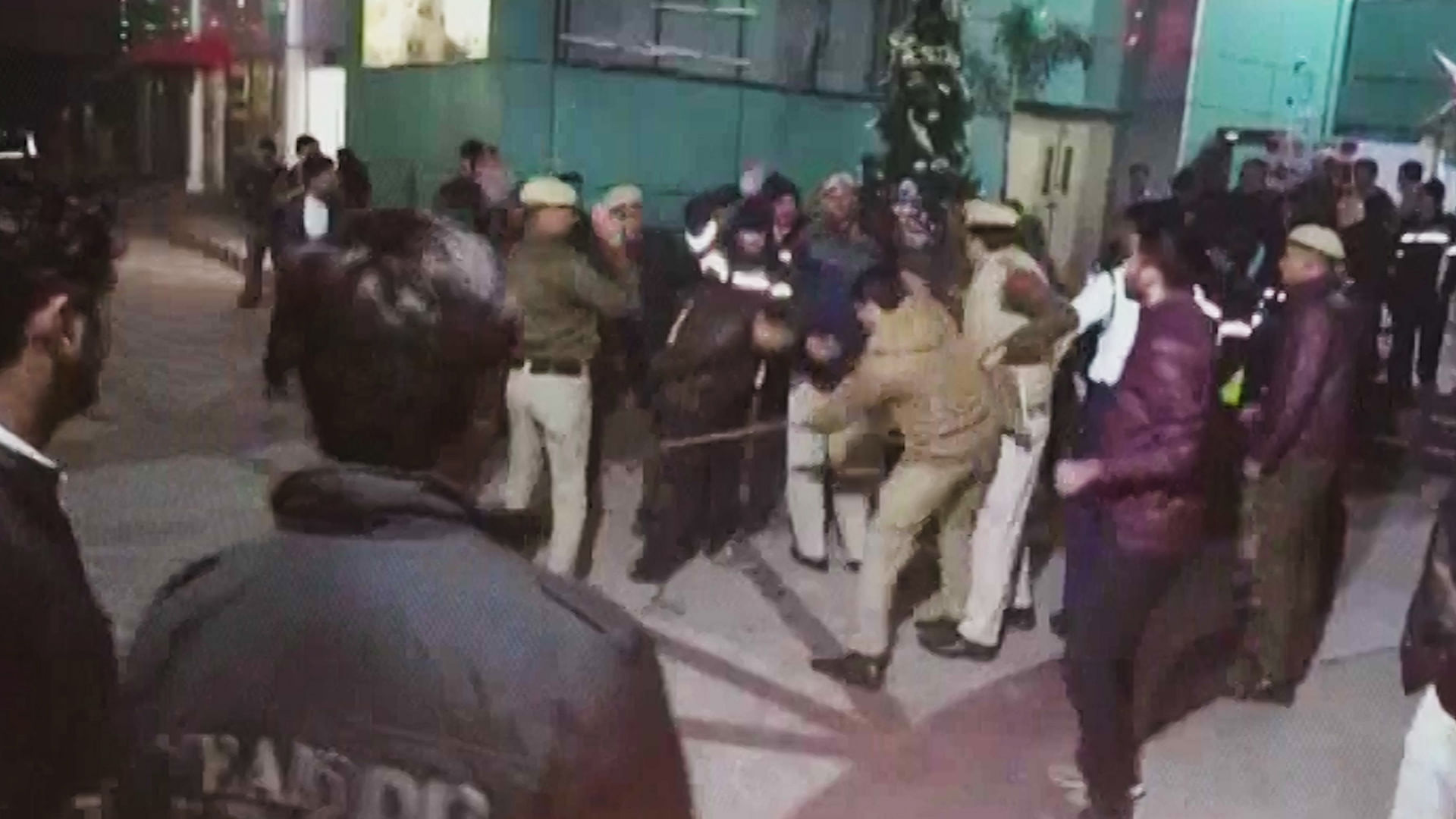 Gurugram Police thrashes men for creating ruckus on streets