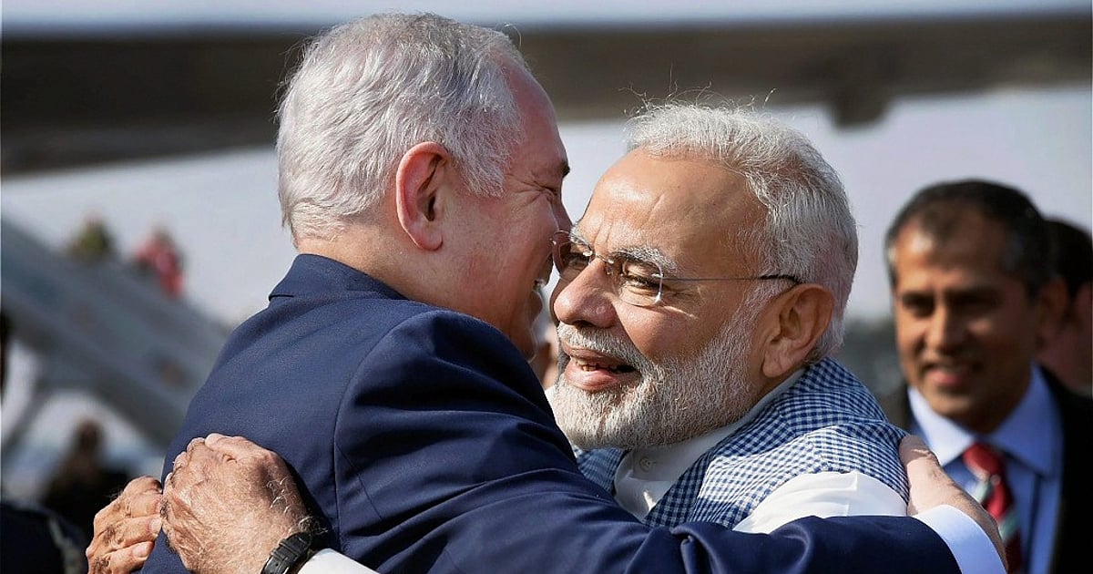 Modi Hugs Only Privileged People, Not Farmers & Jawans: Rahul