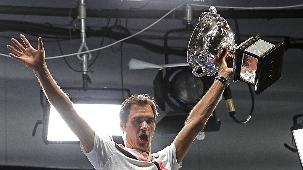 Roger Federer Becomes Oldest ATP World Number One