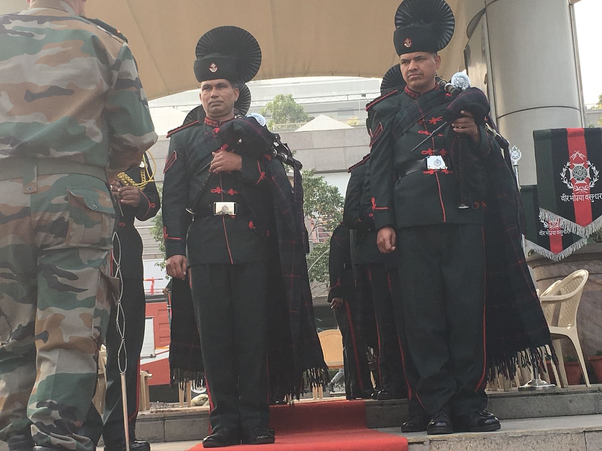 An original Bofors gun on display, a band performance by army men, and a national flag made of wax! 