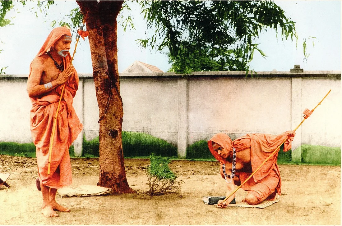 Swami Jayendra Saraswati paying obeisance to his predecessor Swami Chandrashekarendra Saraswati