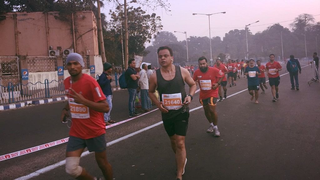 Over 10,000 runners took to the streets for the Kolkata Full Marathon. But with such high pollution levels, was it safe?