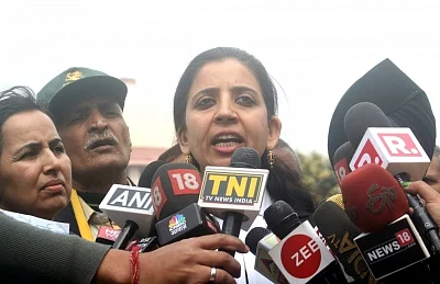 New Delhi: Advocate Aishwarya Bhati, lawyer of Lt Col Karamveer Singh, father of Major Aditya Kumar, named in an FIR by Jammu and Kashmir Police in civilian killings during a firing incident, talks to the press at Supreme court after a hearing in the case, on Feb 12, 2018. Major Kumar and other soldiers of 10 Garhwal Rifles have been accused of opening fire and fatally injuring three civilians when a stone-pelting mob attacked an army convoy near Ganowpora village in Shopian district on January