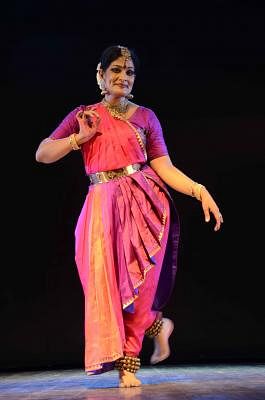 Bharatnatyam exponent Geeta Chandran performs during a cultural programme organised on Bihar Diwas in Patna on March 23, 2014. (Photo: IANS)
