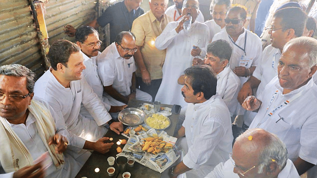 Gandhi is seen having his own Chai-Pakoda party with Karnataka CM, Siddaramaiah in Raichur, Karnataka.