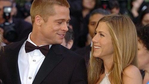 Twitter wants Jennifer Aniston to pair up with ex-husband Brad Pitt.