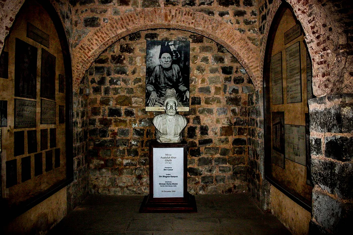 Mirza Ghalib’s bust at his <i>haveli</i> in old Delhi. 