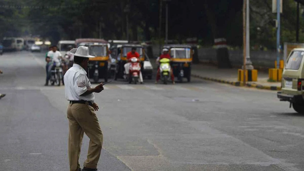 The Bengaluru traffic police have a verification process to validate scanned copies of licenses.