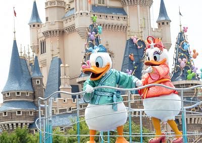 Disneyland raises ticket price by 18%. (Xinhua/Ma Ping) (zhf)